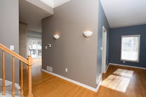 31 Grafton Rd, Glenmont, NY 12077 photo 3