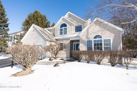 31 Grafton Rd, Glenmont, NY 12077 photo 2