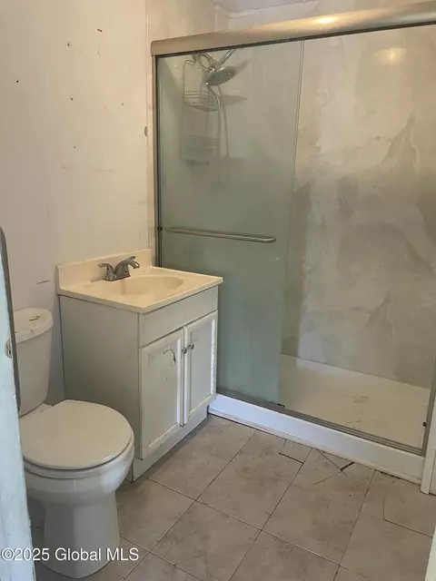 Bath - 40 Lorraine Ave, Schenectady, NY 12304 photo 1 of 1