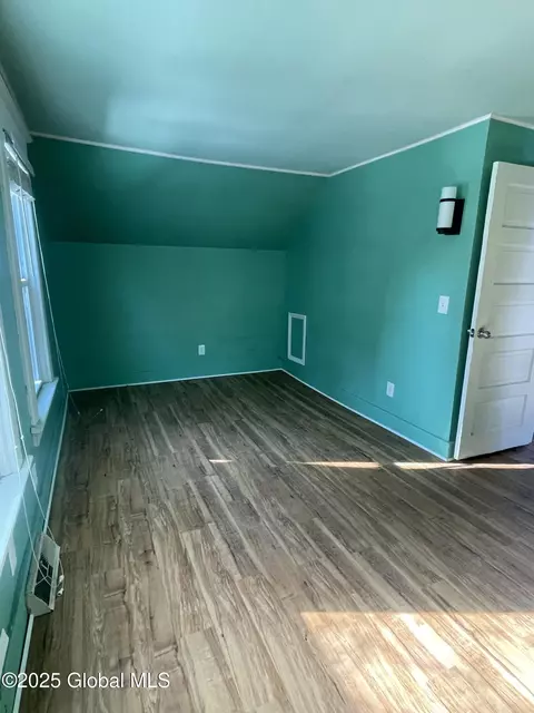 Bedroom - 40 Lorraine Ave, Schenectady, NY 12304 photo 2 of 4