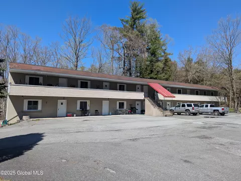 1018 State Route 50, Ballston Lake, NY 12019