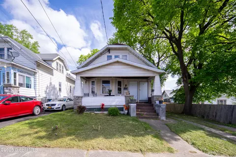 27 Bonheim St, Albany, NY 12204