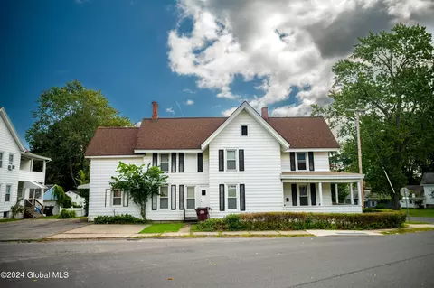 104 Lincoln St, Gloversville, NY 12078