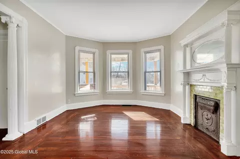 827 Strong St, Schenectady, NY 12307 photo 3