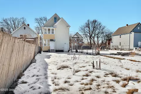 827 Strong St, Schenectady, NY 12307 photo 21