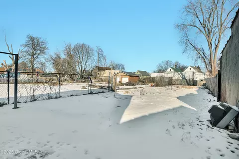 827 Strong St, Schenectady, NY 12307 photo 23