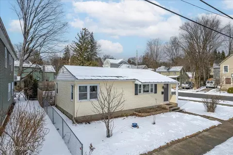 101 Catherine St, Saratoga Springs, NY 12866