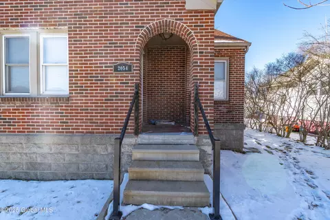 Exterior - 2054 State St, Schenectady, NY 12304 photo 2 of 10