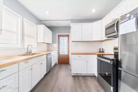 Kitchen - 2054 State St, Schenectady, NY 12304 photo 3 of 4