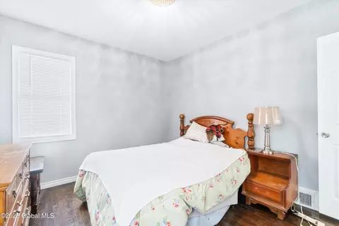 Bedroom - 2054 State St, Schenectady, NY 12304 photo 2 of 4