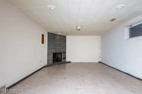 Living - 8 Compton Pl, Schenectady, NY 12302 photo 4 of 4