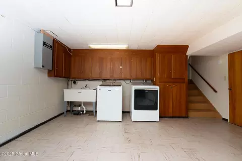 Other - 8 Compton Pl, Schenectady, NY 12302 photo 2 of 3