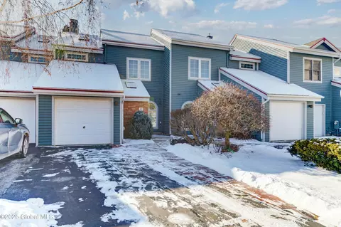 17 Beach Ct, Saratoga Springs, NY 12866