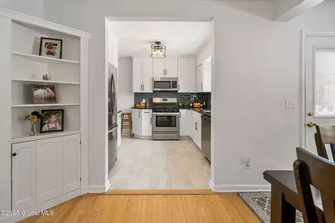 1529 Barclay Pl, Schenectady, NY 12309 photo 13