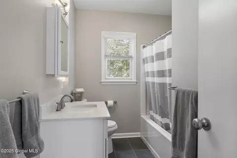 1529 Barclay Pl, Schenectady, NY 12309 photo 18