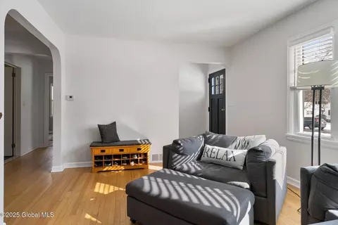 1529 Barclay Pl, Schenectady, NY 12309 photo 3