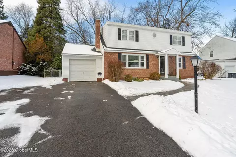 1529 Barclay Pl, Schenectady, NY 12309 photo 2