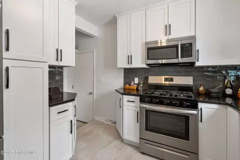1529 Barclay Pl, Schenectady, NY 12309 photo 15