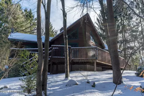 57 Lincoln Mountain Rd, Corinth, NY 12822