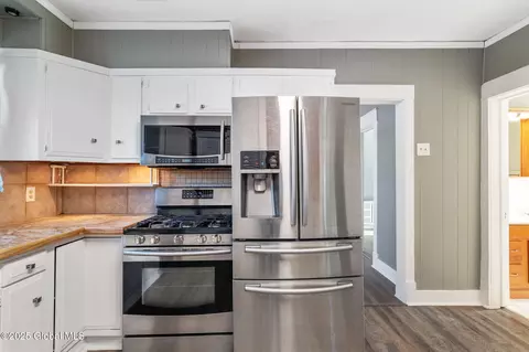 Kitchen - 309 Elsmere Ave, Delmar, NY 12054 photo 2 of 3