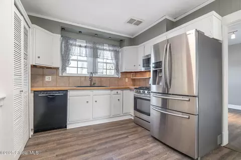 Kitchen - 309 Elsmere Ave, Delmar, NY 12054 photo 1 of 3
