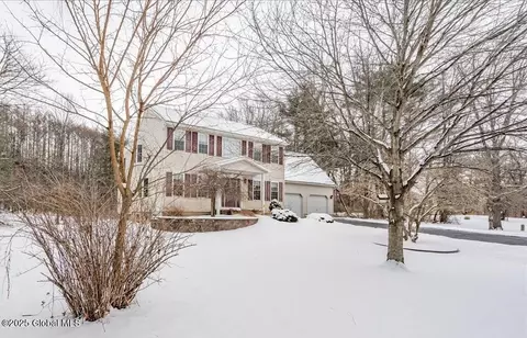 2499 Rosendale Rd, Niskayuna, NY 12309