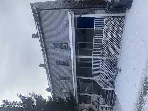 584-586 Central Ave, Albany, NY 12206