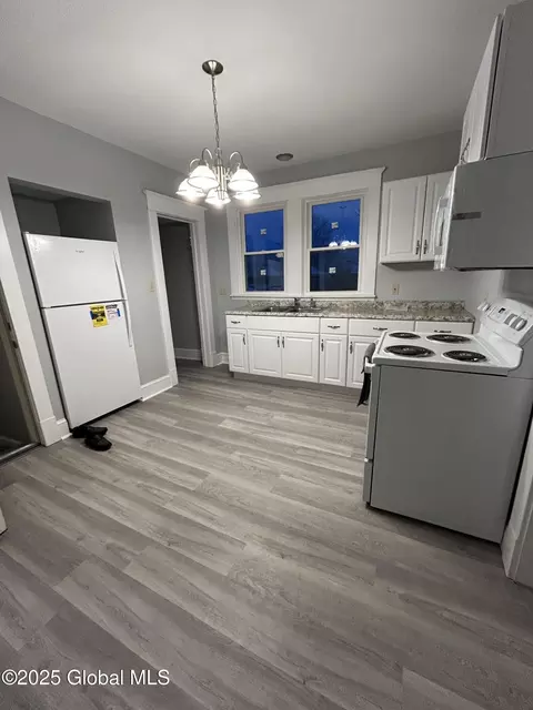 19 Elbert St, Schenectady, NY 12304 photo 8