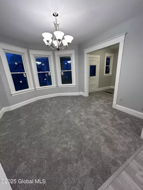 19 Elbert St, Schenectady, NY 12304 photo 2