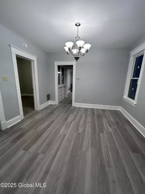 19 Elbert St, Schenectady, NY 12304 photo 4