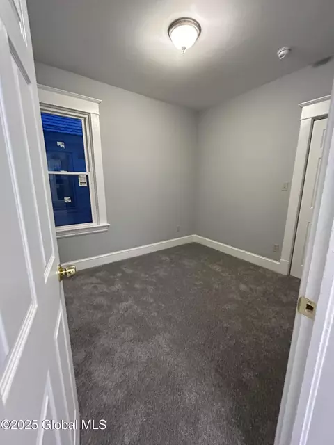 19 Elbert St, Schenectady, NY 12304 photo 5