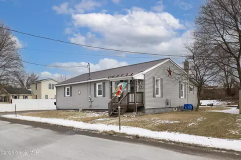 570 Lower Allen St, Hudson Falls, NY 12839