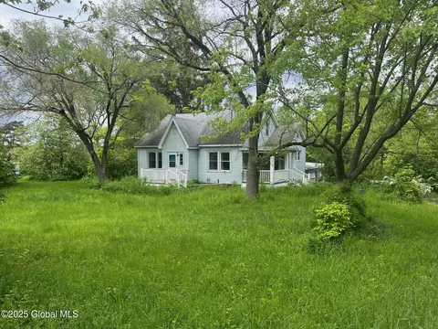 928 Sacandaga Rd, Glenville, NY 12302