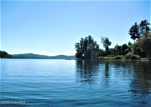 19 Pointe Dr, Schroon Lake, NY 12870