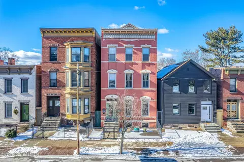 405 3rd St, Troy, NY 12180