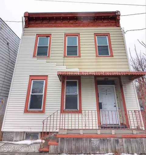 872 River St, Troy, NY 12180