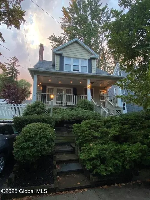 4 Fairlawn Ave, Albany, NY 12203