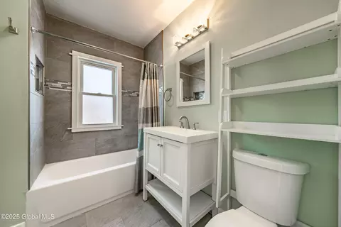24 Larkin St, Schenectady, NY 12302 photo 19
