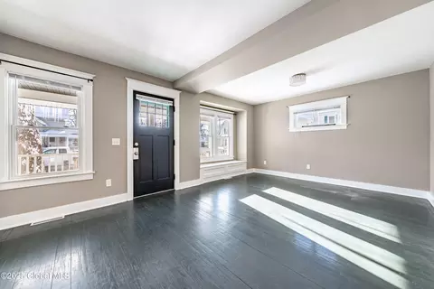 24 Larkin St, Schenectady, NY 12302 photo 13