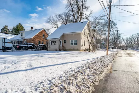 24 Larkin St, Schenectady, NY 12302 photo 6