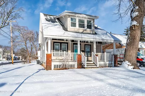 24 Larkin St, Schenectady, NY 12302 photo 3