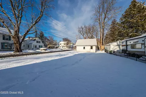 24 Larkin St, Schenectady, NY 12302 photo 7