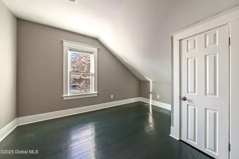 24 Larkin St, Schenectady, NY 12302 photo 18