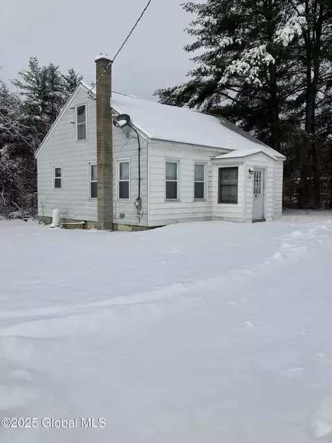 1148 Ballston Lake Rd, Ballston Lake, NY 12019