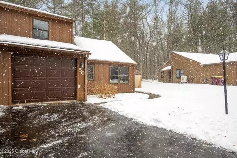 50 Pepper Bush Pl, Ballston Spa, NY 12020