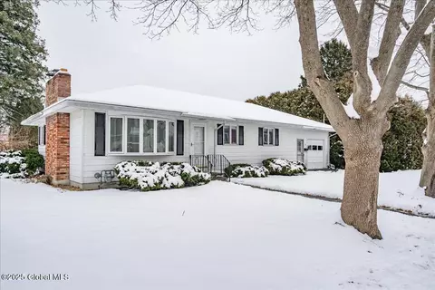 18 Newman Ave, Mechanicville, NY 12118