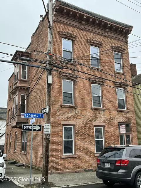 122 Congress St, Cohoes, NY 12047