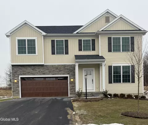 5 Wheatfield Way, Mechanicville, NY 12118