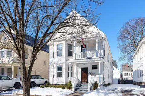 1045 University Pl, Schenectady, NY 12308