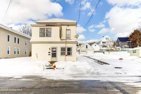 40 3rd St, Amsterdam, NY 12010
